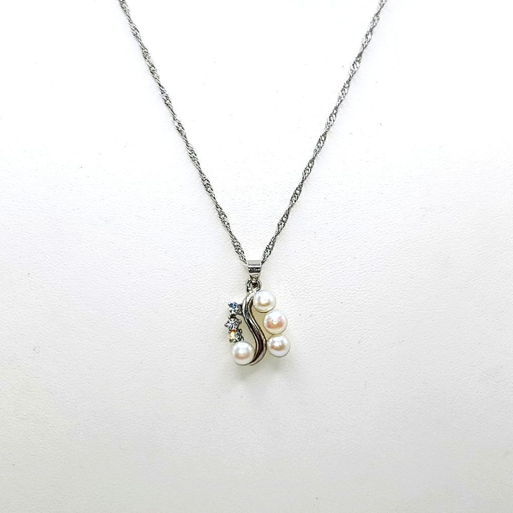 Faux Pearl and Rhinestone silvertone necklace - Picture 5 of 6